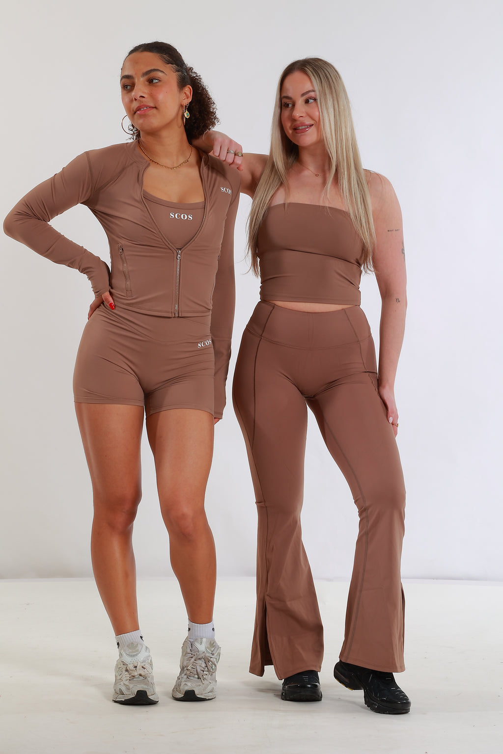 Lumé Set – comfortabele en elegante sportset – SCOSCOLLECTION