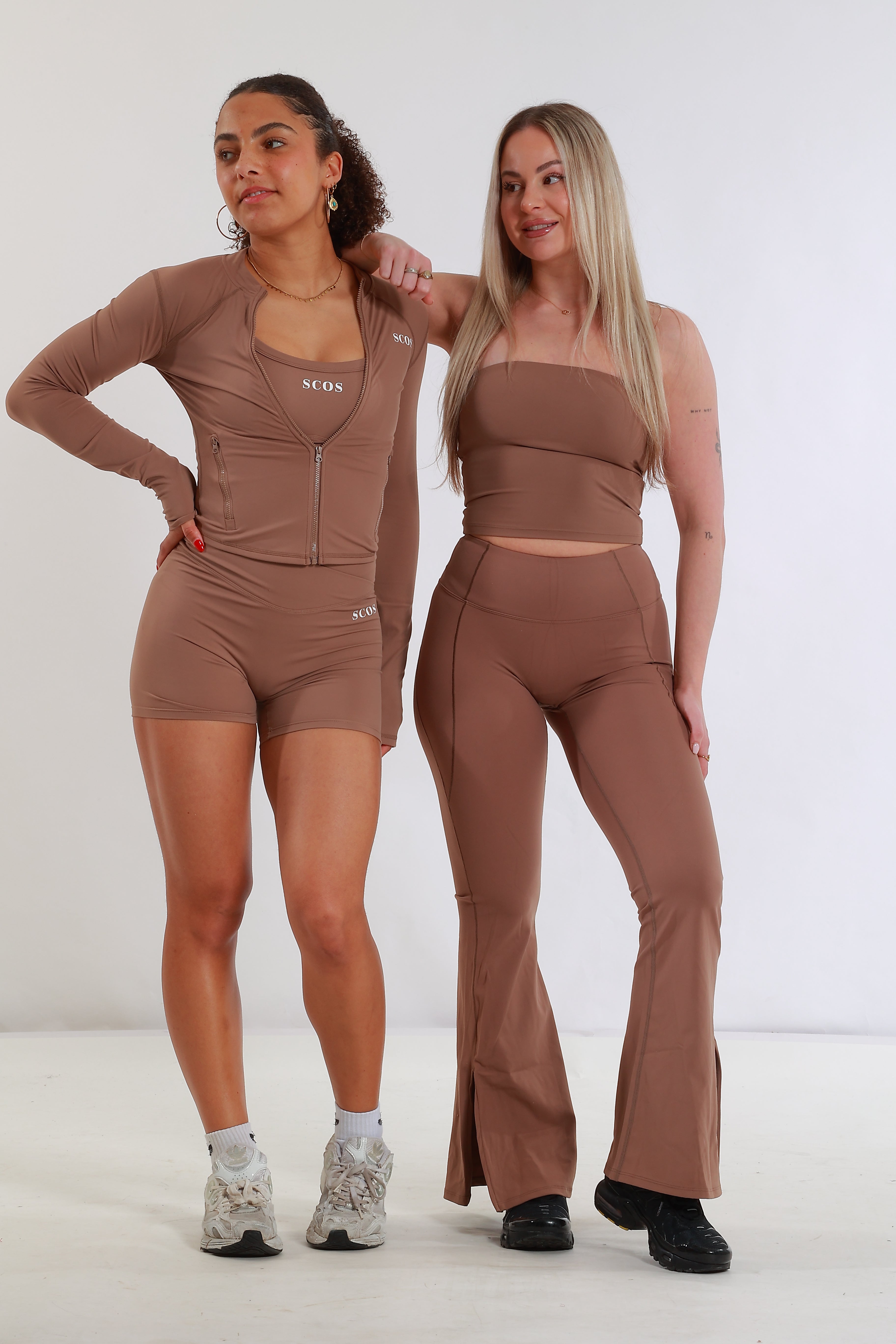 Lumé Set – comfortabele en elegante sportset – SCOSCOLLECTION