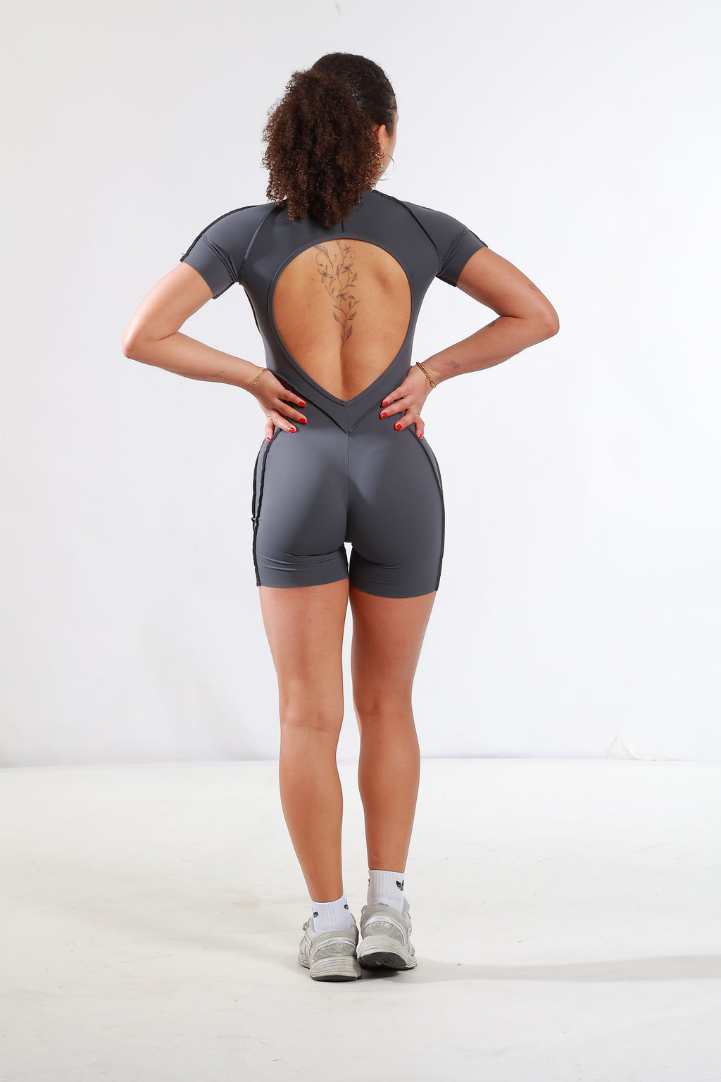 CurveContour jumpsuit – slanke silhouet met elastische taille – dames