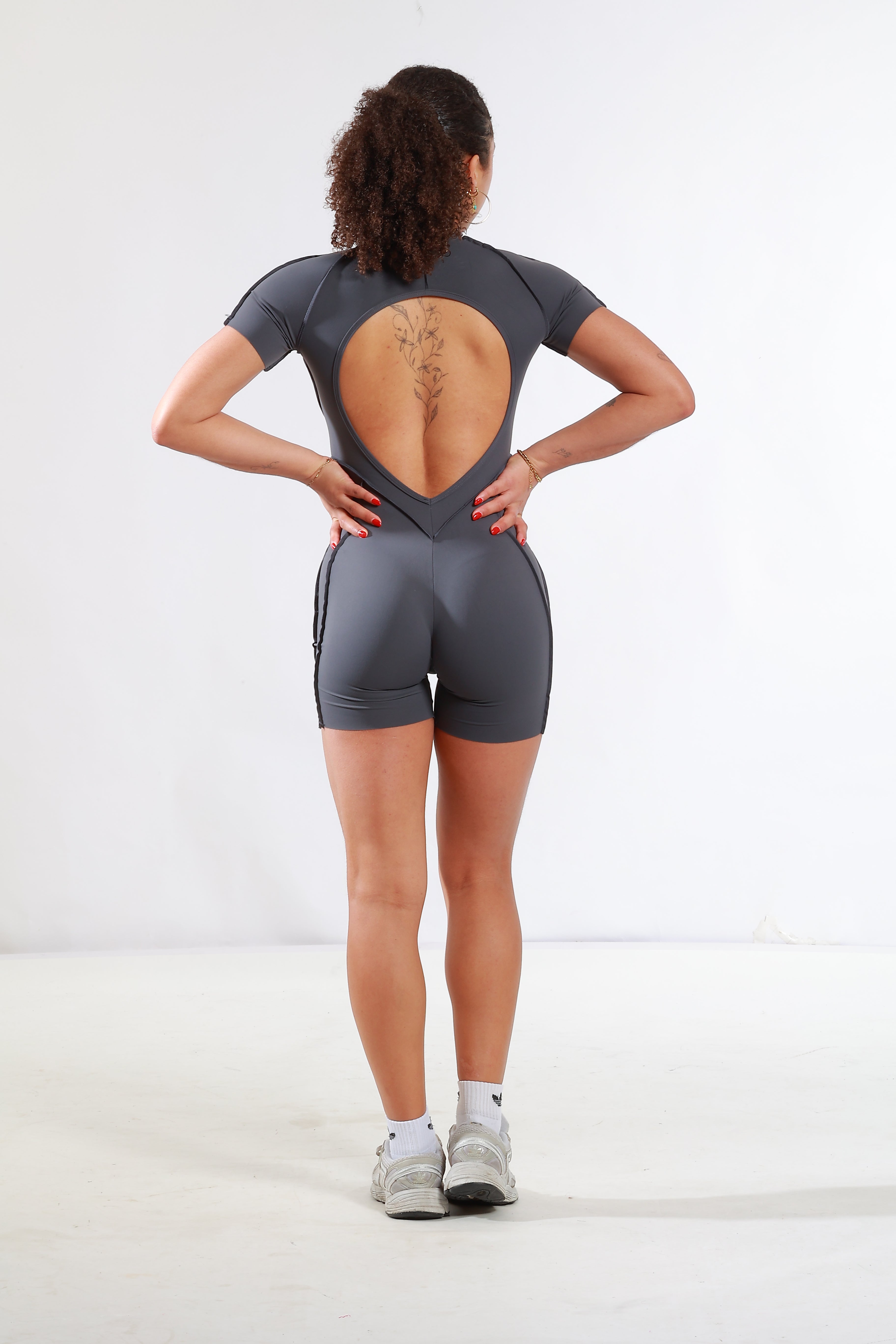 CurveContour jumpsuit – slanke silhouet met elastische taille – dames