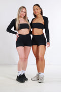 Sculpt & Flow 3-delige activewear set – crop top en high-waisted shorts – SCOSCOLLECTION